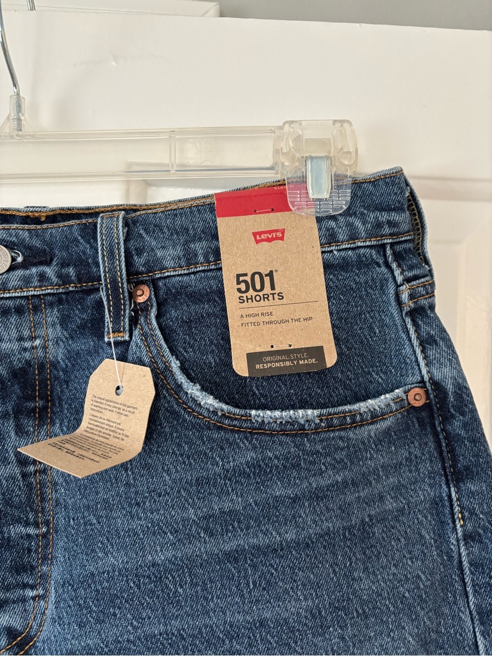 NWT Levi’s 501 Original High Rise Denim Shorts - Raw Hem - Medium Wash - Size 31 - Picture 4 of 7